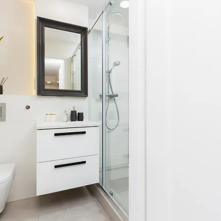 Apartment Krolewska By Renters Warschau